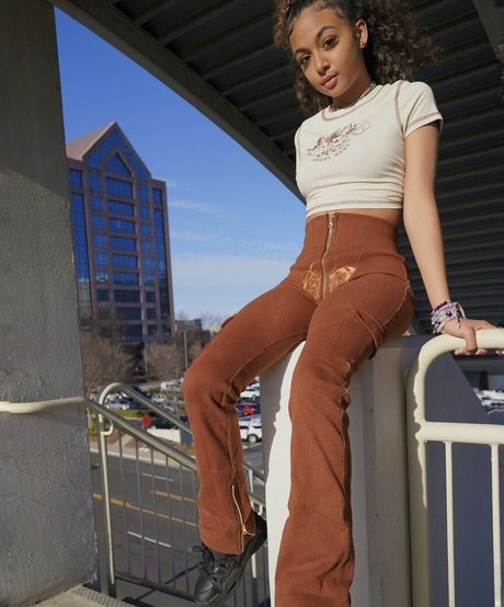 Lexi Vee model hd img