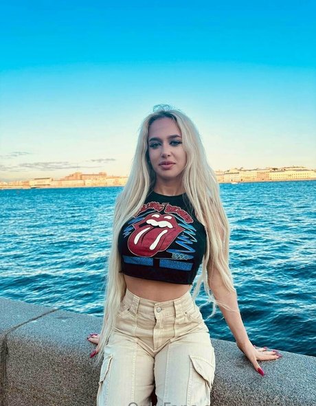 chloe lust star high quality img