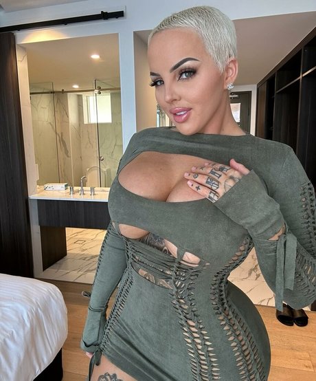 becgorton_ star naked galleries