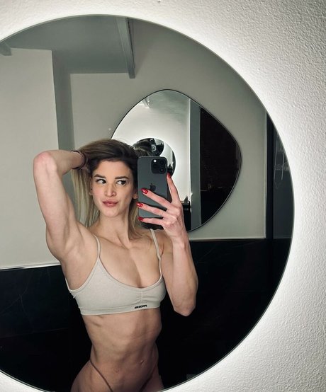 Vanessa Anoe pornstar hot pics