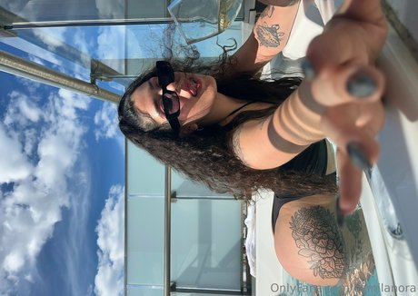 camilanora hot model pictures