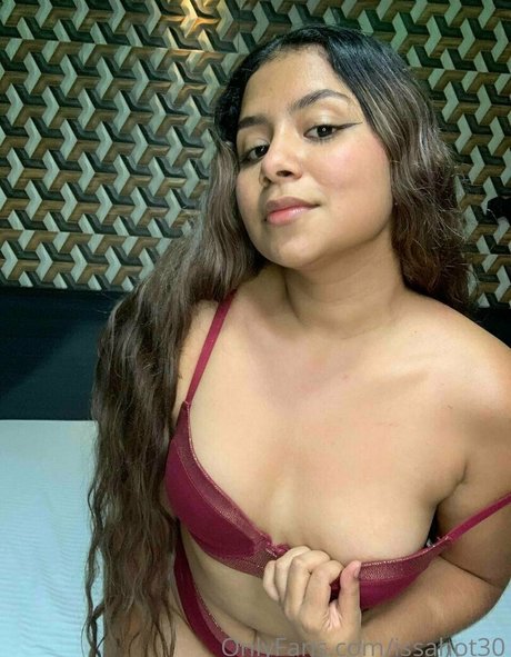 issahott31 naked star photos