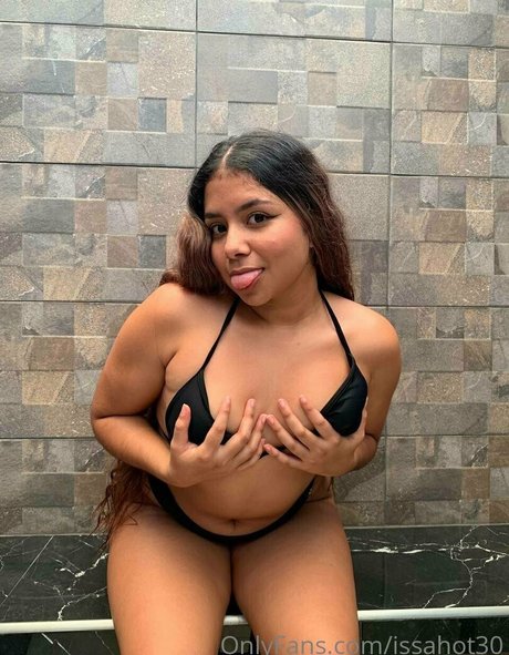 issahott31 star nudes images