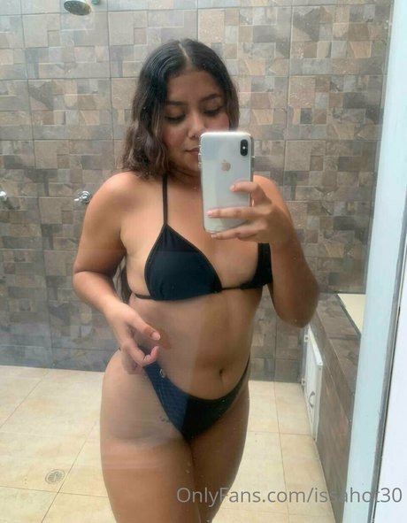 issahott31 naked model photos