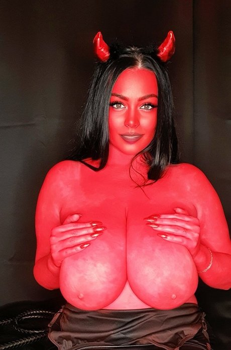 Busty Klara best star img