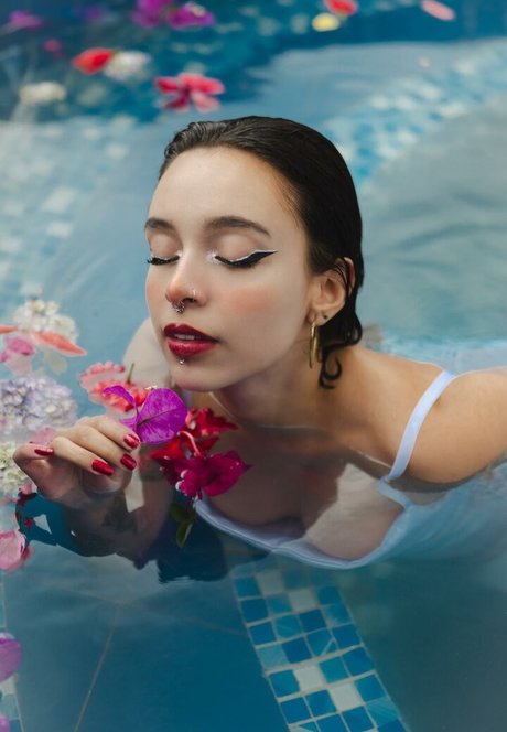 Violettlane69 hd star image