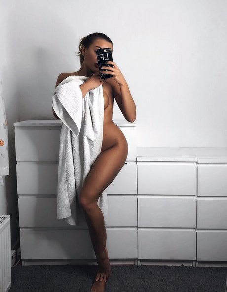 Lacey Fuller star sexy images