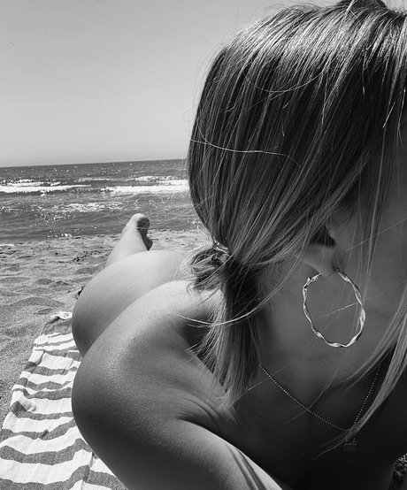 Andrea Mengual beautiful star pictures