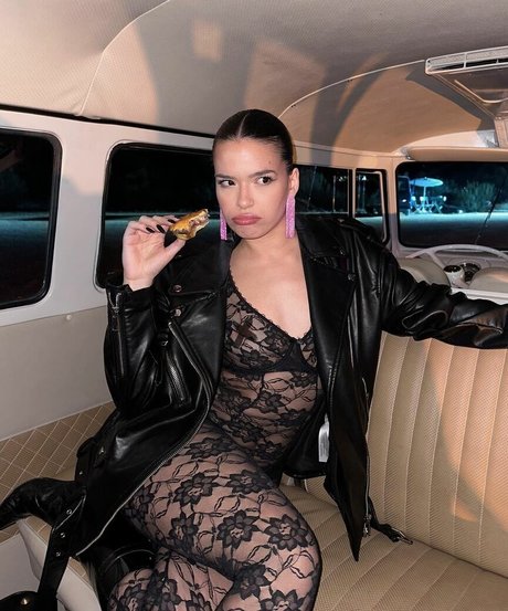 Andrea Mengual sexy actress image