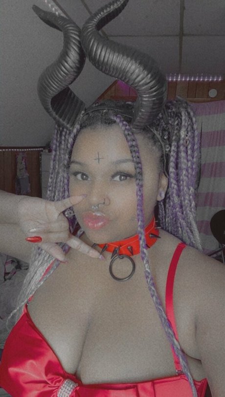 jewel kitten free model top photo