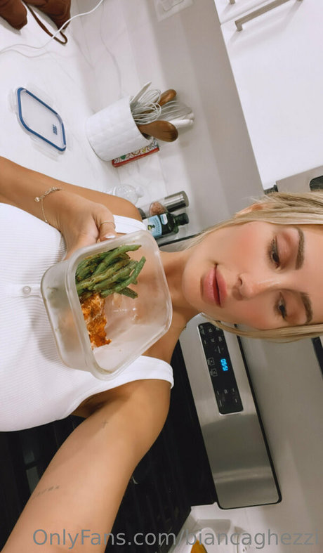 itsbiancaghezzi erotic model images