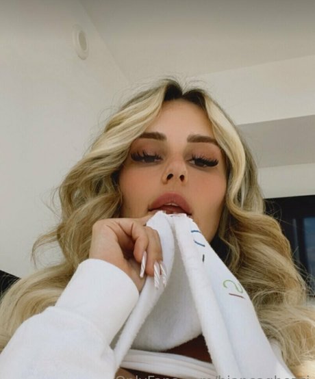 itsbiancaghezzi naked pornstar gallery