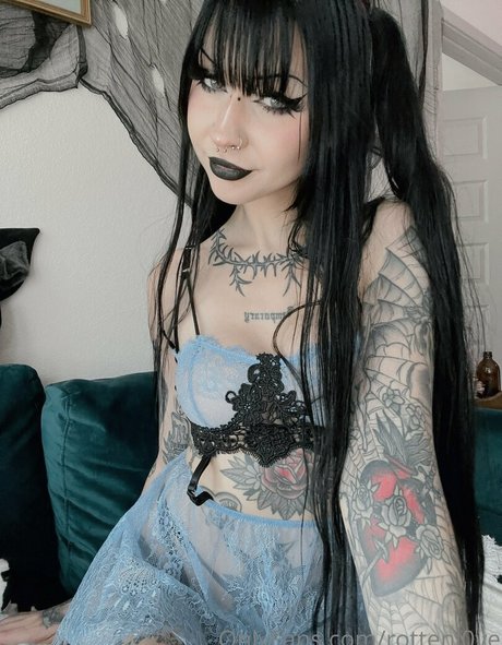 rottenl0ve model xxx pictures