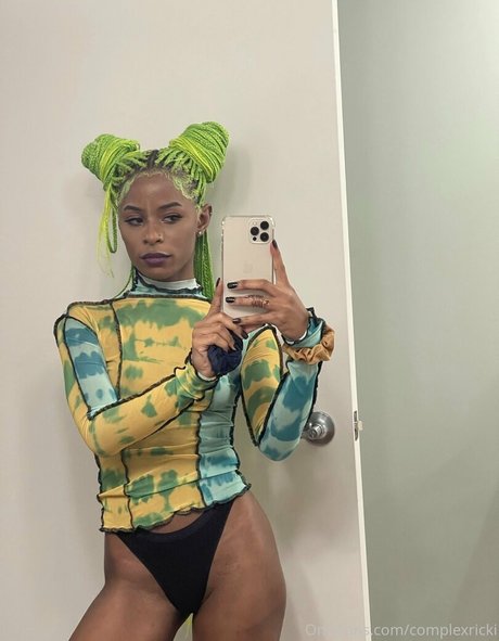 complexricki nude model picture