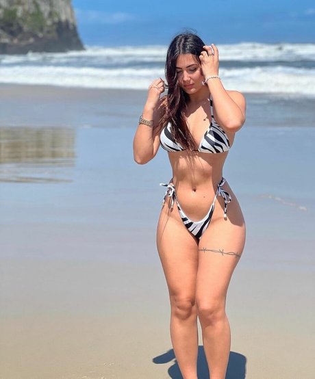 jjuliivargass perfect model pics