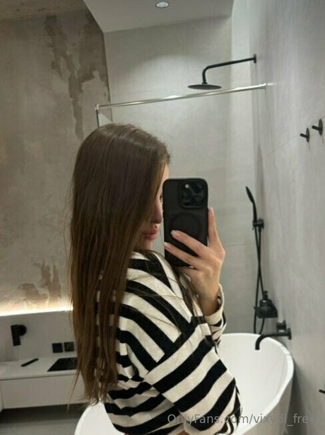 vixydi free nice model picture