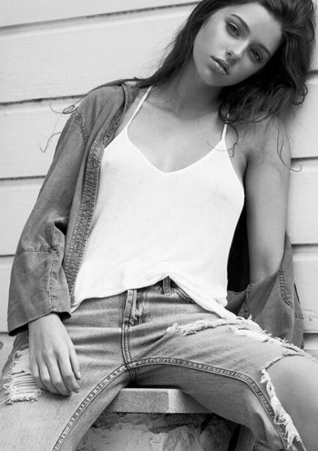 Elena Safavi xxx model image