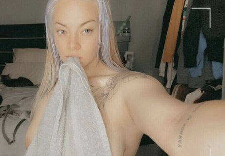 xsonzax erotic actress pics