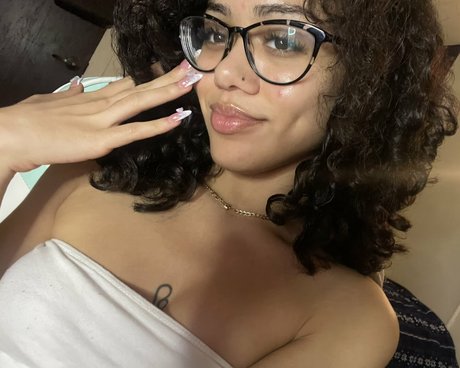 Frenchtoes erotic pornstar picture