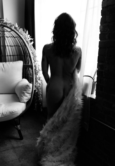 belle corinne perfect actress pics