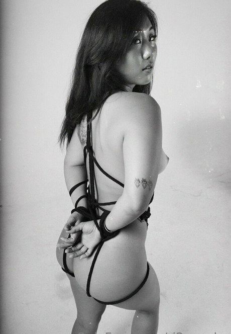 Peachydayo art model image