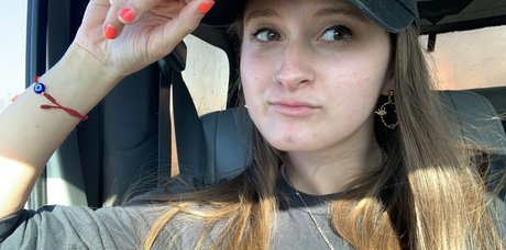 littlesadiespade model naked pictures