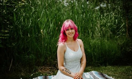 brattty succubus model hot photos