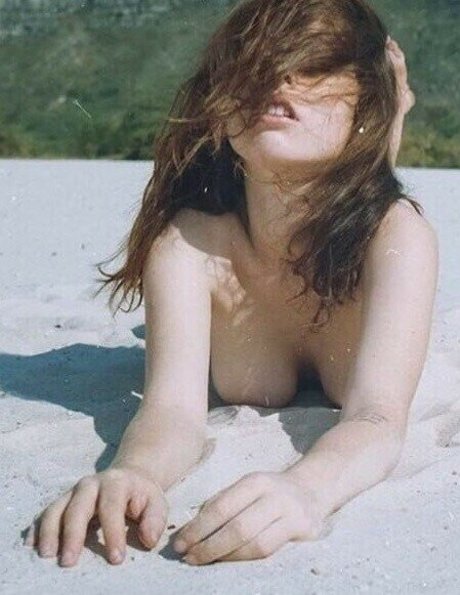 thaysvita_ star nude photo