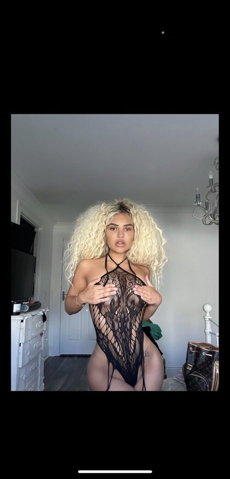 mollymazs free actress galleries