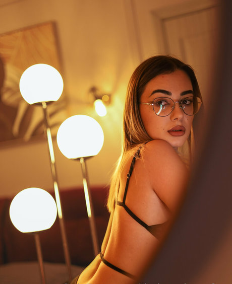 chloelucky exclusive actress photo