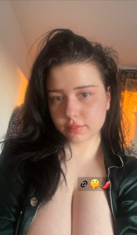 Daphne Dietz pretty pornstar img