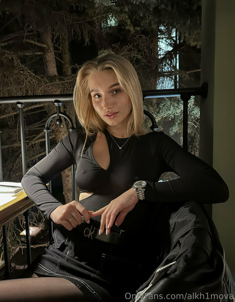 alkh1mova top model photos