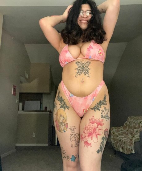 IiIjiggles nudes model photos