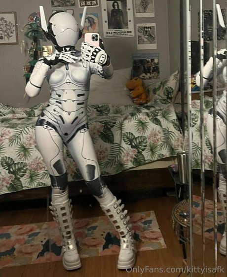 kittyisafk nude model photo