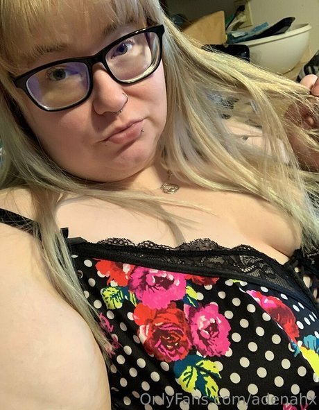 adenahx sexy model photos