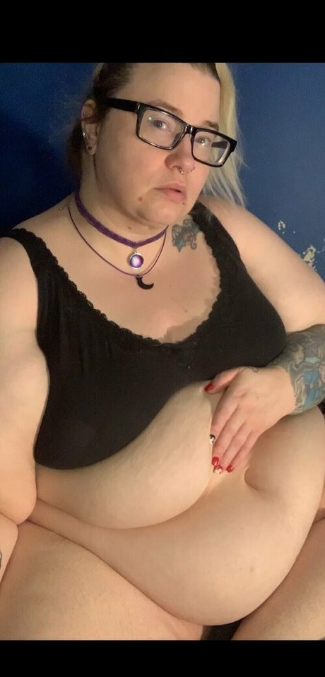 adenahx erotic model archive