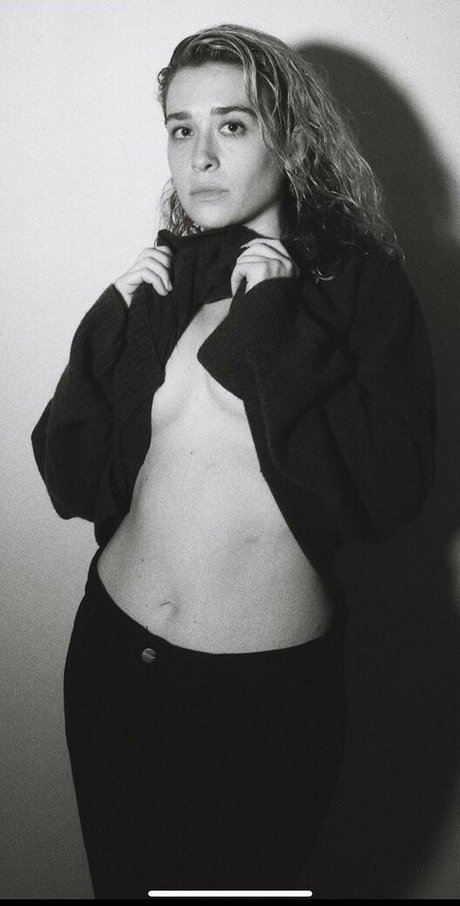 Blondshell model erotic gallery