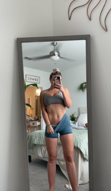 Alyssa Leary pornstar beautiful photo