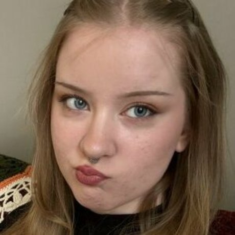 Sweeety model erotic gallery