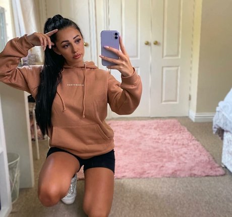 Chloe Reynolds pornstar hd photos