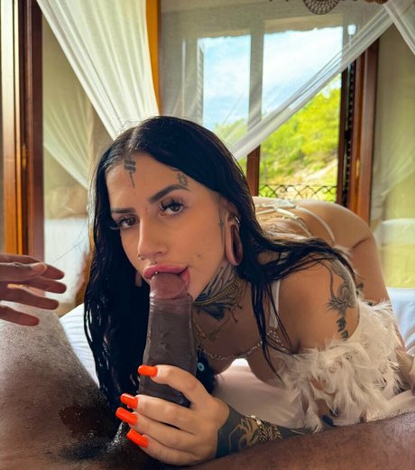 Laetitiaversace sexy model gallery