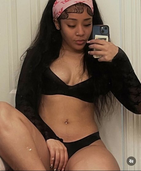 Isis Dior porn star galleries