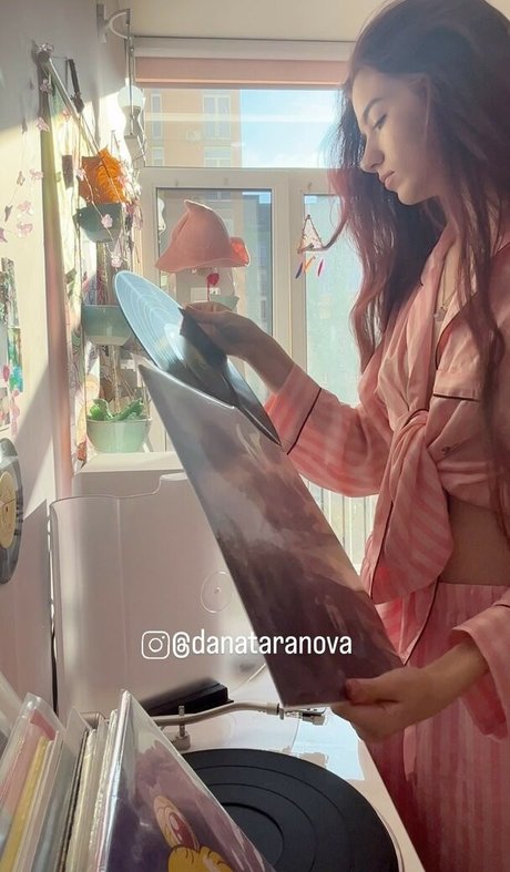 Dana Taranova star pretty images