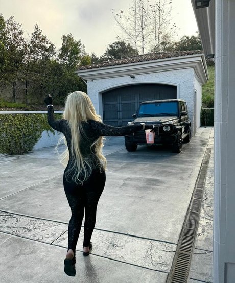 Alabama Barker pornographic actress picture