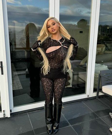 Alabama Barker pornstar exclusive image