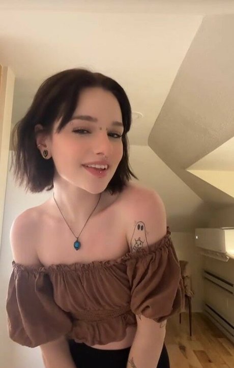 Pissflavoredlemonade naked pornstar images