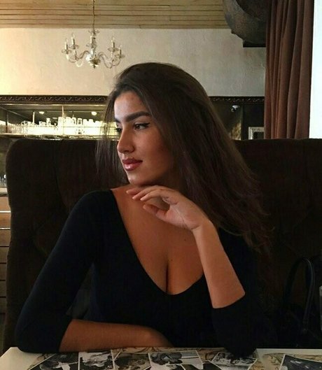 Valeriia Simavonian pornstar erotic galleries