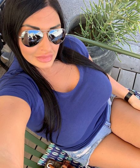 elisabetta mediterraneagirl art pornstar galleries