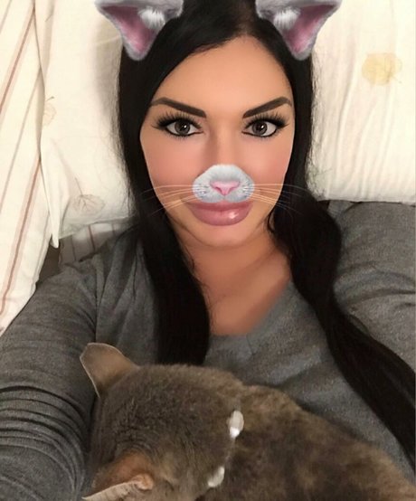 elisabetta mediterraneagirl model top pic