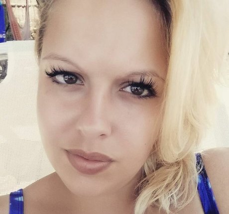 chubby solo onlyfans naked image